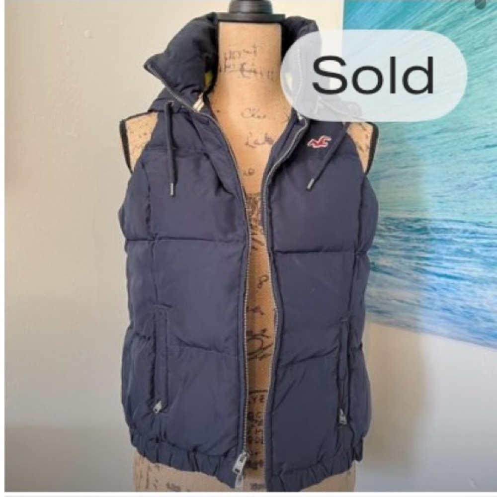 Hollister Sleeveless Puffer Vest